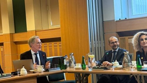 Ministrul agriculturii din Polonia și reprezentanți din Cehia, Slovacia și România discută crearea unui parteneriat strategic la nivel politic între țările est-europene / Agricultura regională se confruntă cu  provocări generate de conflictele armate din proximitatea Uniunii Europene