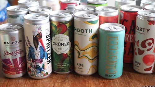 Crește consumul de cocktariluri și vin în doze de aluminiu. Sunt mai ușor de reciclat, mai ieftine și oferă un consum imediat la preț mai mic