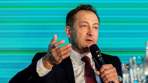 VIDEO - LIVE UPDATE | Comisarul european pentru agricultură, Christophe Hansen, prima vizită în România: Trebuie să folosim resursele limitate pe care le avem pentru a finanța inovația / Sprijin financiar pentru fermierii afectați de fenomene extreme: 11,5 milioane de euro pentru România și 900 de milioane de euro la nivel european