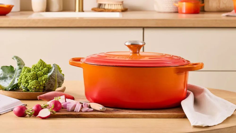 Cum a ajuns o afacere cu oale colorate un succes global. Povestea Le Creuset, un brand vechi de 100 de ani