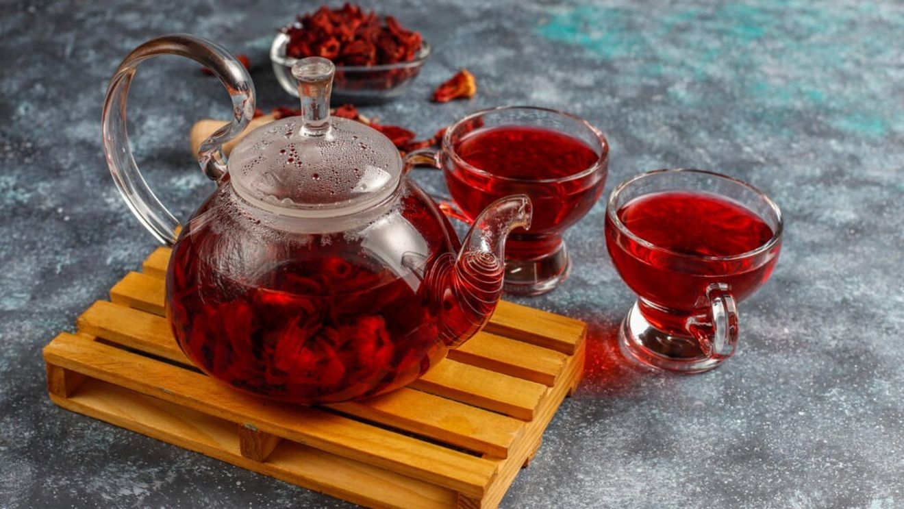 Ce se întâmplă cu inima și digestia atunci când bei regulat ceai de hibiscus / Beneficii și efecte adverse