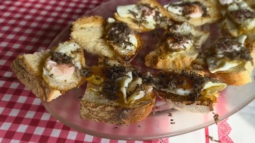 VIDEO | Tapas cu trufă neagră/ Oul care „respiră” aromă de trufă