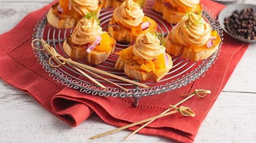 Aperitive light cu ton pentru masa de 1 Decembrie / Merg perfect și pe masa de Crăciun sau de Revelion