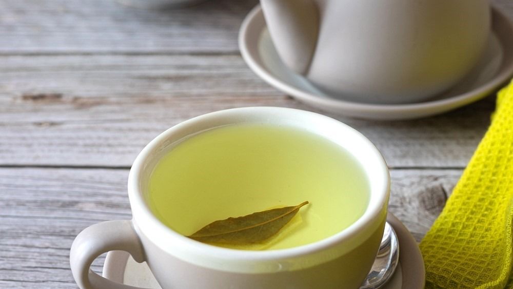 „Canarino digestivo”. Ceaiul digestiv pe care îl beau italienii după excesele de la mesele de Paște. Se prepară din lămâie și o plantă aromatică, se poate lua și la pachet și bea rece în loc de apă