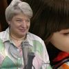 Cum convingem copiii să mănânce legume și de ce este important / Dr. Daciana Toma: „Un copil poate avea nevoie să vadă sau să guste aceeași legumă de 10-15 ori înainte să o accepte”