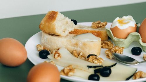 Știai că poți dubla conținutul de proteine din ouă, atunci când le gătești? Un dietetician dezvăluie un truc cu ajutorul căruia vei primi mai mult de 20 de grame de proteine în micul dejun