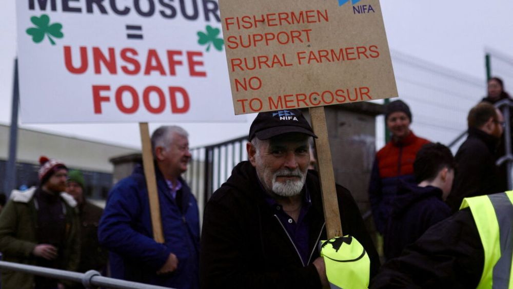 Peste 200 de fermieri români vor participa, marţi, la Strasbourg, la protestele organizate împotriva Acordului Mercosur