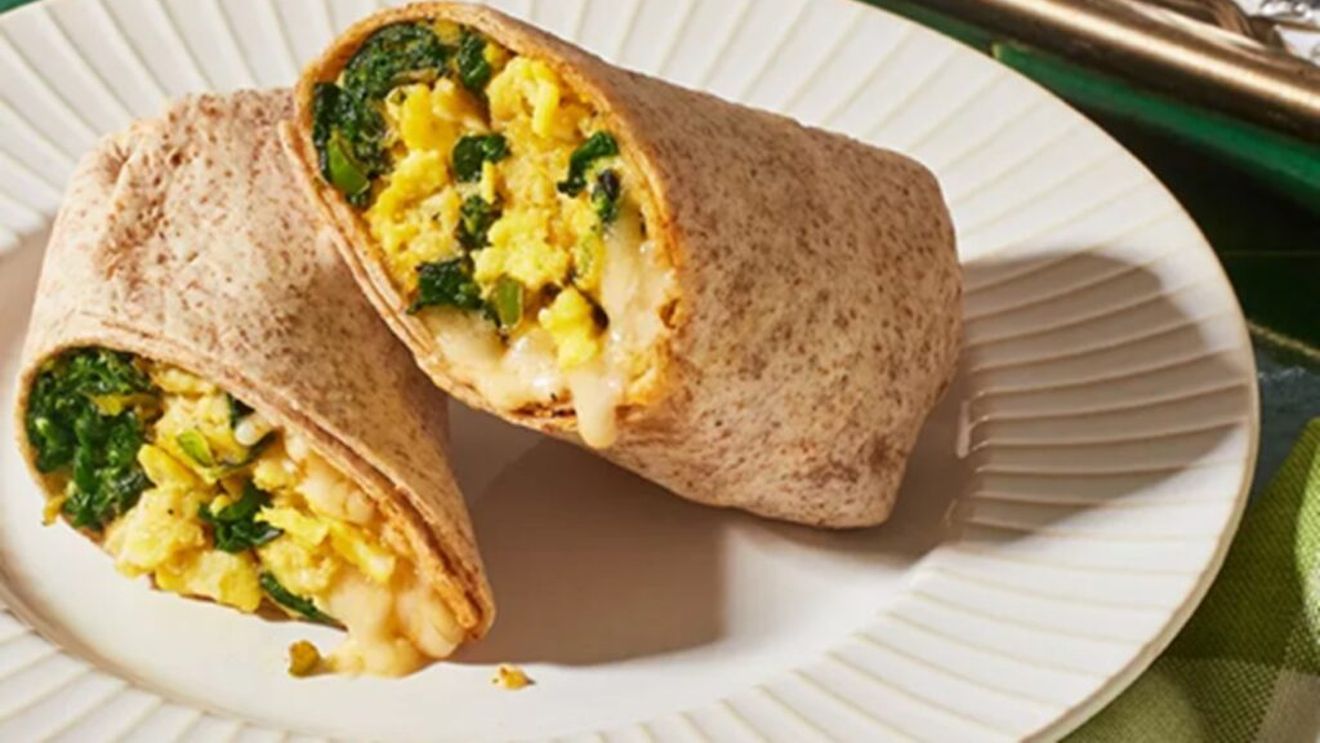 Burrito cu ouă, brânză și spanac, un mic dejun hrănitor, pe care merită să-l prepari din timp / Poate fi păstrat luni de zile în congelator