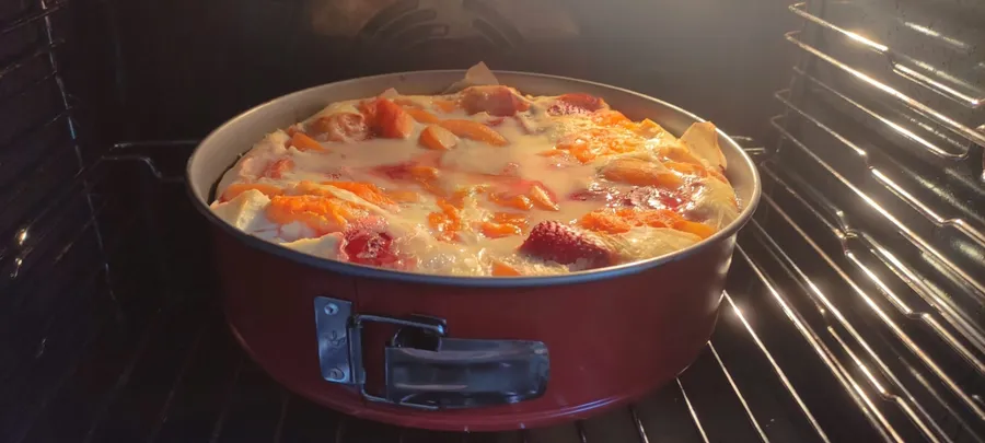 Placinta se pregateste repede si umple casa de arome de fructe