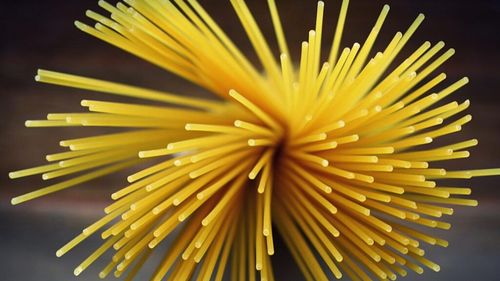 Pachete de paste şi făină ascundeau peste 100 de kilograme de ketamină/ Captura a fost realizată de poliția din Napoli