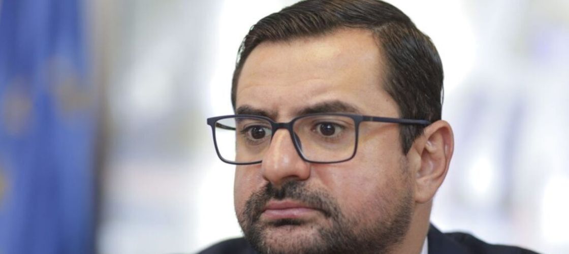 Adrian Chesoiu, fostul ministru al Agriculturii, condamnat la 4 ani de închisoare cu executare/ Decizia nu este definitivă şi poate fi atacată cu apel