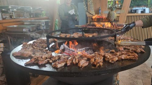 Carnea de vită atinge prețuri record, dar canadienii nu renunță la tradiția grătarului de vară / Carnea a ajuns la prețul de 14,67 dolari pe kilogram, de la 11,72!