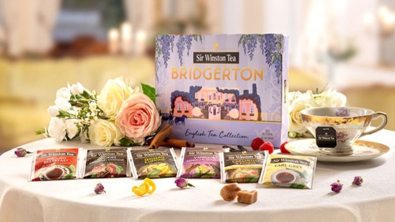 Apar tot mai multe ceaiuri sub brandul Bridgerton, numele serialului de pe Netflix inspirat din stilul de viață englez care a marcat epoca victoriană. Primele au apărut în SUA, iar de curând s-a lansat o colecție în Italia, disponibilă și online