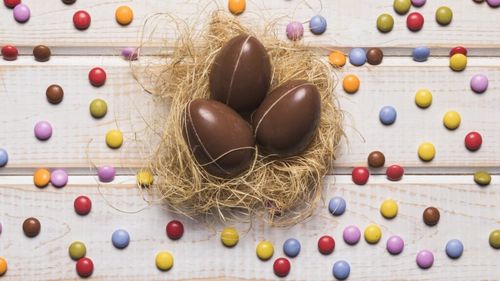 Povestea ouălor de ciocolată. De ce în Europa de est de Paște se fac ouă roșii, iar în cea occidentală ouă de ciocolată?