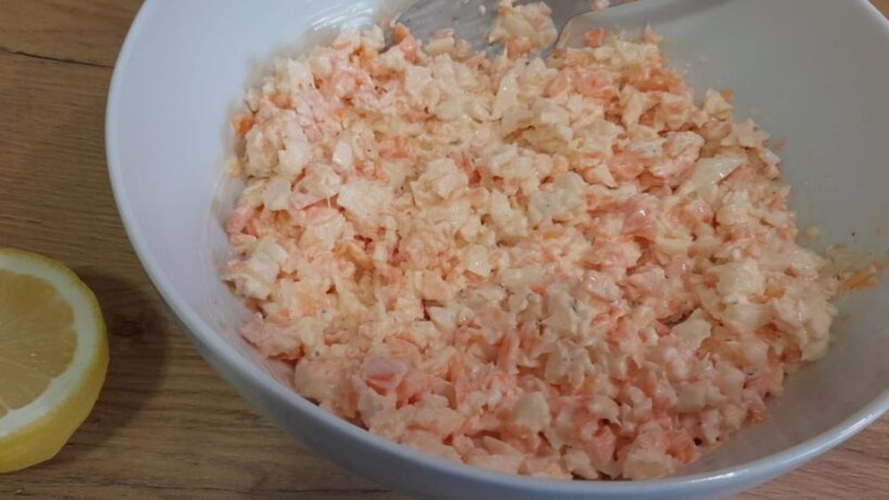 VIDEO Gata în 10 minute, salata de rădăcinoase cu maioneză este fresh și delicioasă, poate fi o cină rapidă sau un prânz la pachet/ Dacă puneți maioneză vegană devine o rețetă de post/ Rețetele Juanitei