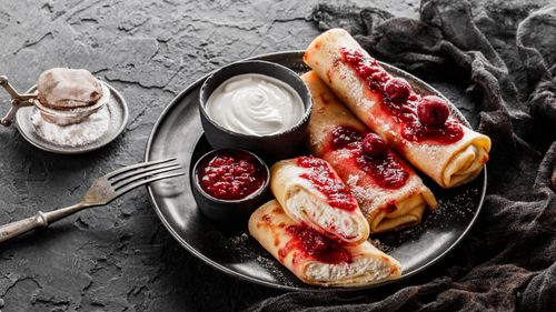 Clătite la cuptor cu Hochland brânză de vaci - desert cald pentru masa de Paște