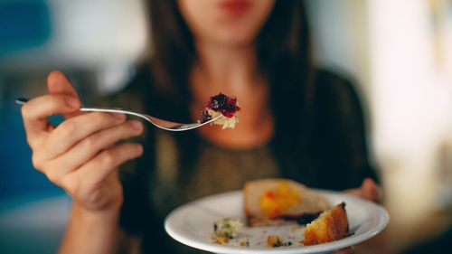 6 alimente care pot reduce cortizolul. Ce să mănânci și ce să eviți dacă ești stresat