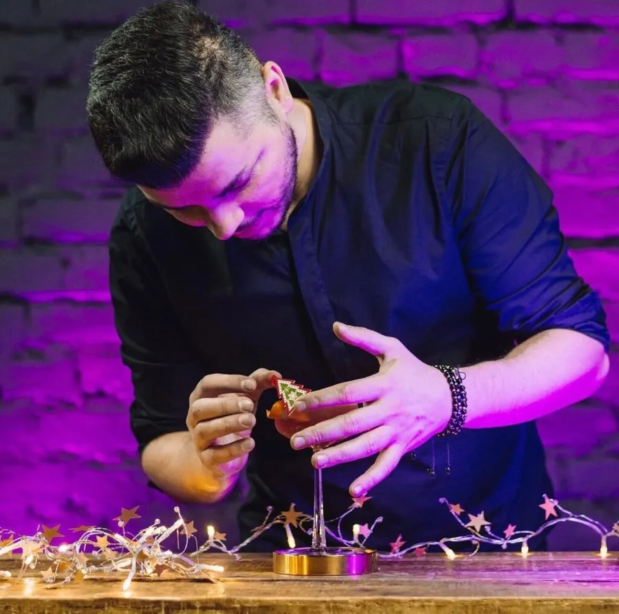 bartending - flair bartending - Valentin Luca - cocktailuri - mixologie - cultura cocktailurilor - barman profesionist - rețete cocktailuri - tehnici bartending - cocktailuri acasă