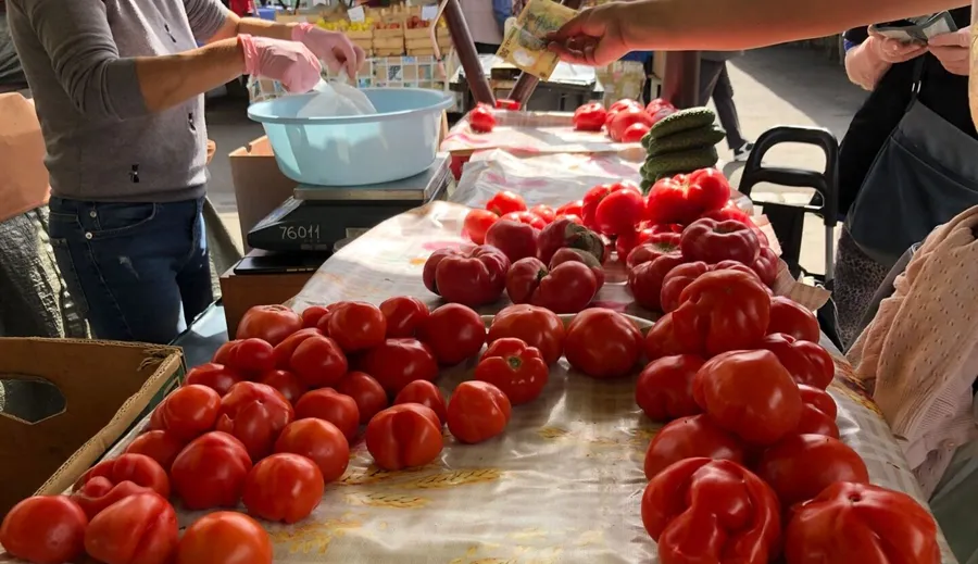 rosii romanesti la Sibiu, 40-50 de lei kilogramul