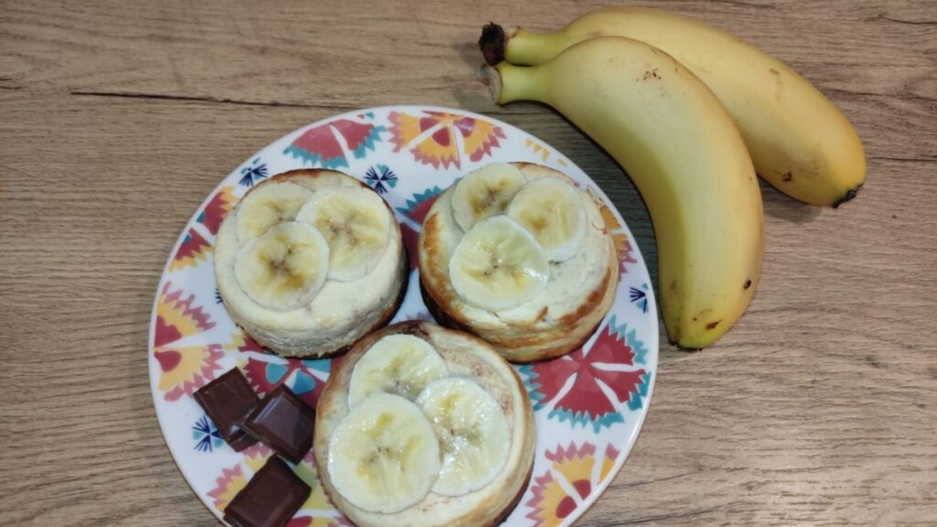 Ceva dulce | Brioșe de banană fără făină sau zahăr, din doar trei ingrediente / Rețetele Juanitei