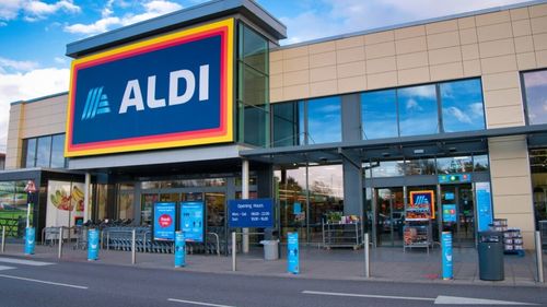 Zece lucruri surprinzătoare despre Aldi / Fondatorii rețelei de magazine aveau o strategie clară care i-a ajutat să mențină prețurile scăzute / Compania a fost divizată din cauza țigărilor