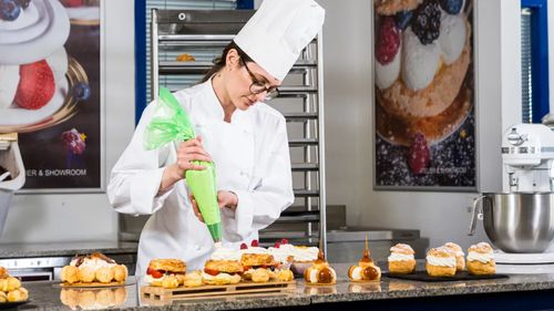 Eveniment dedicat profesioniștilor din HoReCa și cofetării, în perioada 9-10 septembrie, în Capitală / Organizatorii anunță participarea a peste 500 de invitați: chefi, cofetari, antreprenori, manageri din ospitalitate