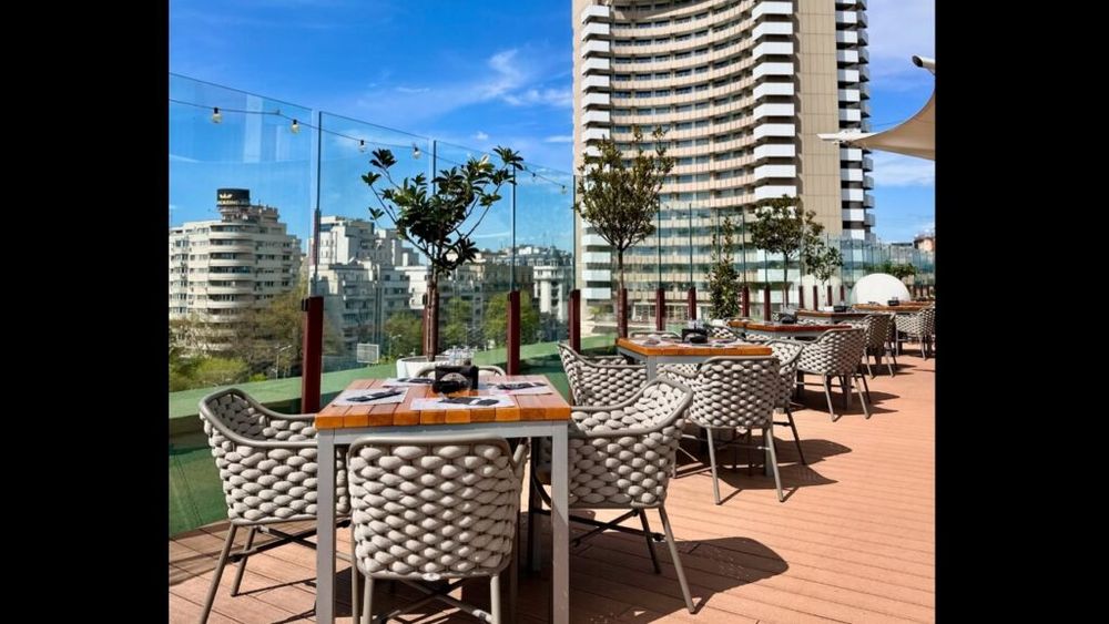 FOTO | Bucureștiul văzut de sus: 7 rooftop-uri unde merită să ieși în serile de vară