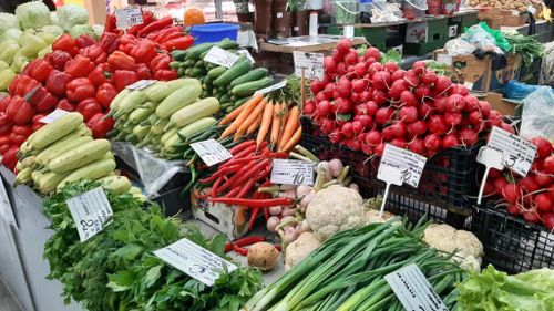 FOTO | Deși a început Postul Paștelui, prețurile nu au crescut. Piețele abundă de produse vegetale