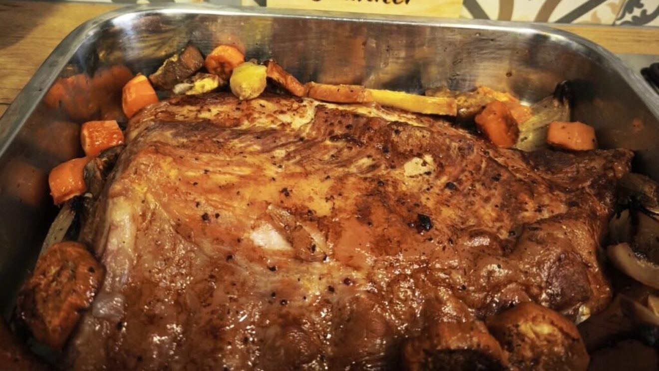 Rețetele Juanitei | Scăricică de porc pe pat de legume/ M-am inspirat din rețeta chef-ului Nicolai Tand