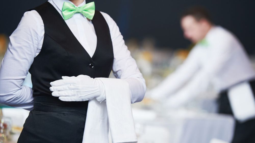 Federaţia Patronatelor din Industria Ospitalităţii din România: Planurile Guvernului de a majora TVA în sectorul HoReCa, de la 1 ianuarie 2026, sunt ”ultimul cui în coşciugul industriei”