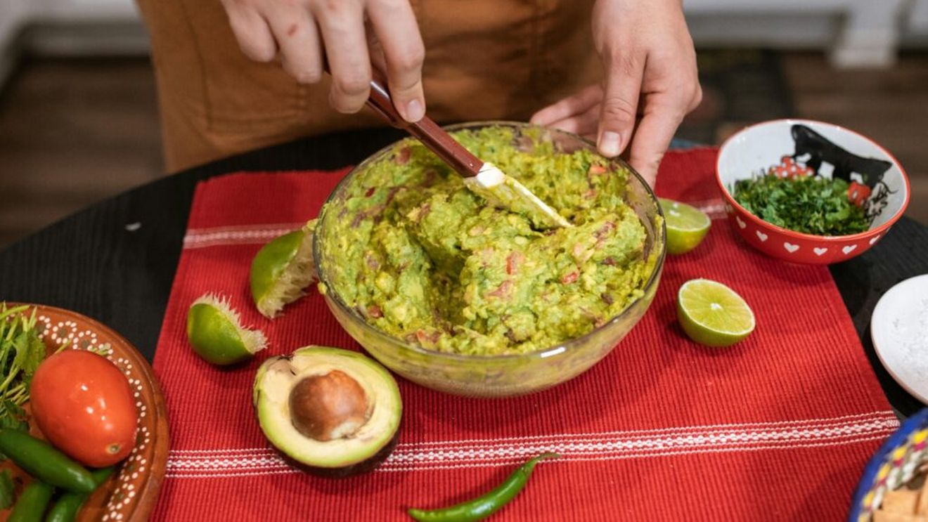 Guacamole în doar cinci minute! / Rețete simple și ușor de preparat, sănătoase și bogate în proteine