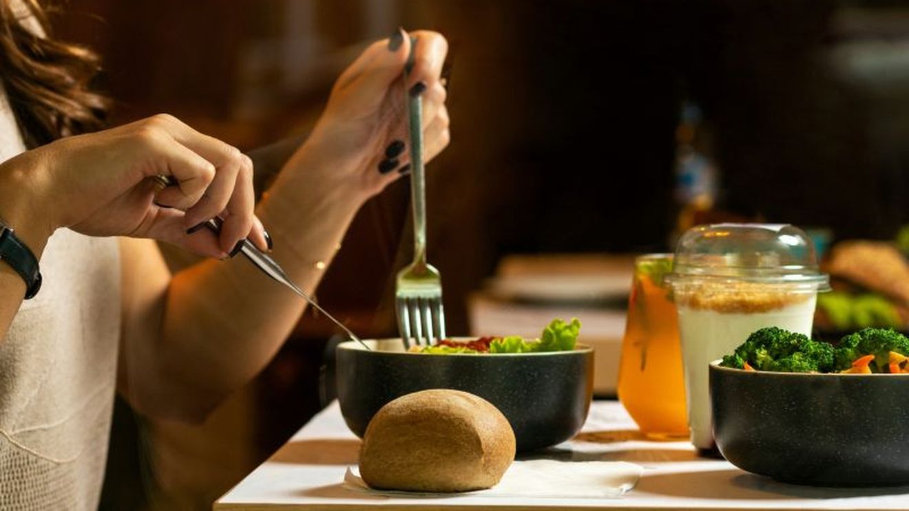 Alimentație intuitivă vs. diete restrictive – Beneficii și lecții din dieta mediteraneană