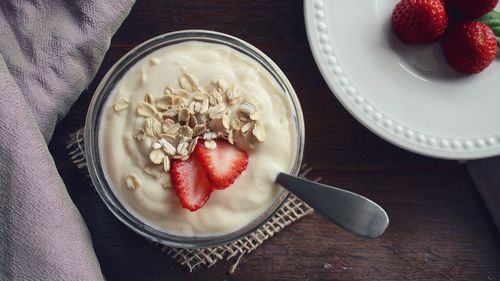 Gustări sănătoase, bogate în proteine și sărace în calorii/Zece alimente pe care să le alegeți oricând, dacă doriți să creșteți aportul de proteine