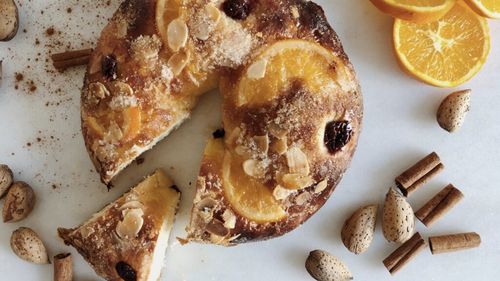 Ceva dulce | După ce vezi cât de simplu se fac, nu vei mai cumpăra portocale confiate din comerț! Rețeta pas cu pas / Pot fi folosite în decorarea cozonacilor sau a torturilor sau pot fi glazurate cu ciocolată / Bonus: se pot pregăti chiar și la microunde