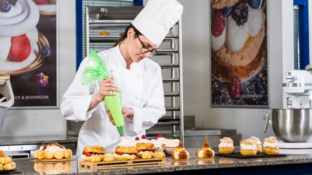 Eveniment dedicat profesioniștilor din HoReCa și cofetării, în perioada 9-10 septembrie, în Capitală / Organizatorii anunță participarea a peste 500 de invitați: chefi, cofetari, antreprenori, manageri din ospitalitate