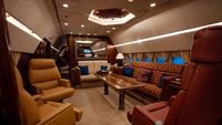FOTO | Un Boeing 727 din anii ’60 a devenit un loc de cazare luxos / Interiorul a rămas aproape neschimbat din 1981, dar are bucătărie, dormitor și chiar saună / Cât costă o noapte în „avionul miliardarilor”