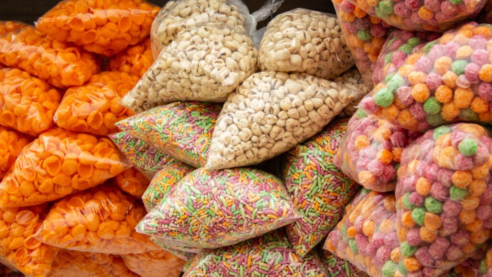 Planul UE împotriva alimentelor ultraprocesate se lovește de obstacole / Un consilier al OMS avertizează că lipsesc definițiile și dovezile clare