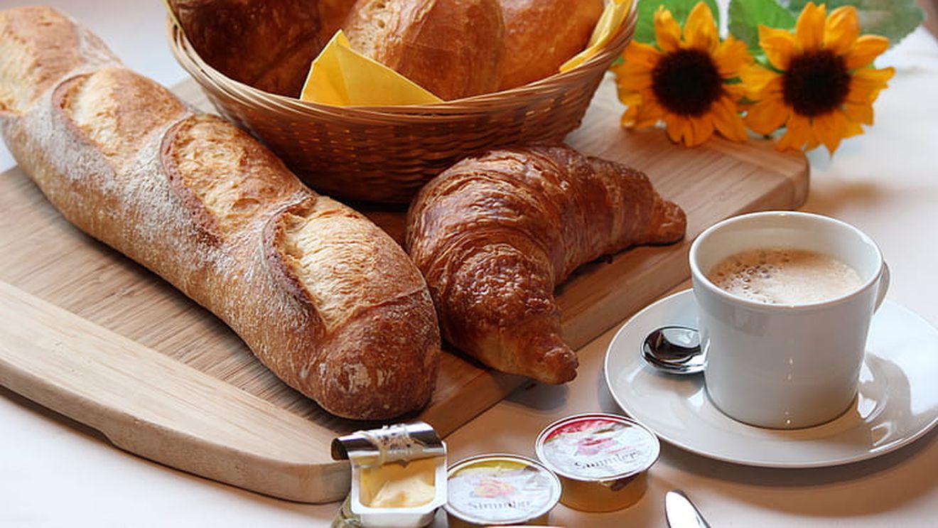 Ce conține un mic dejun tradițional francez / Deși croissantul cu unt este un simbol parizian, fiecare regiune a Franței are propria sa delicatesă matinală