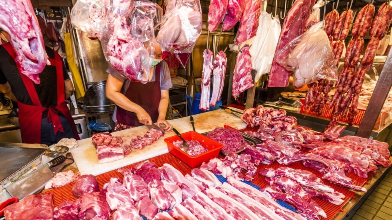 Cum încearcă lumea producătorilor de mezeluri din Italia să „felieze” narativul care spune că orice produs din carne este dăunător sănătății și nesustenabil