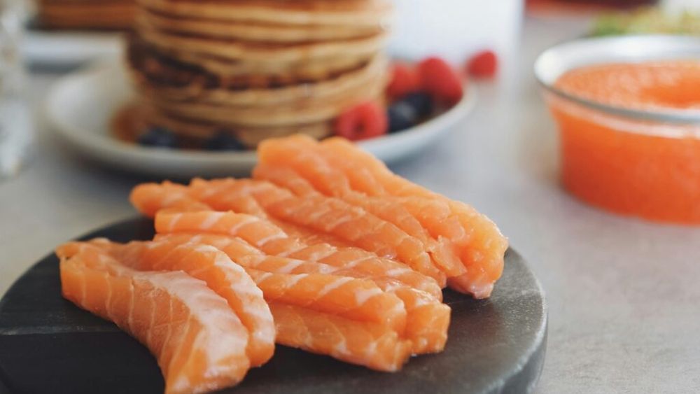 Nutrientul numărul 1 pe care ar trebui să-l consumi mai mult dacă ai astm/ Experții spun că fructele de pădure, peștele gras, cerealele integrale și alte alimente conțin acest nutrient ce susține sănătatea plămânilor și poate reduce atacurile de astm