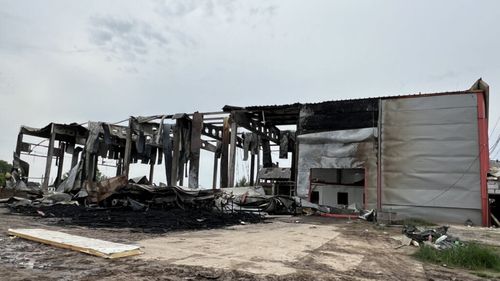 FOTO | Rusia continuă să distrugă fermele ucrainene: pierderi de milioane de euro în regiunile Cernihiv și Harkov / „Ruşii distrug în mod deliberat sectorul agricol ucrainean pentru că ştiu că suntem cel mai mare competitor al lor”