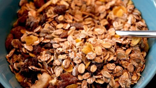 VIDEO | Granola de casă: Rețeta simplă și rapidă pentru un mic dejun sănătos, care nu conține niciun strop de zahăr rafinat