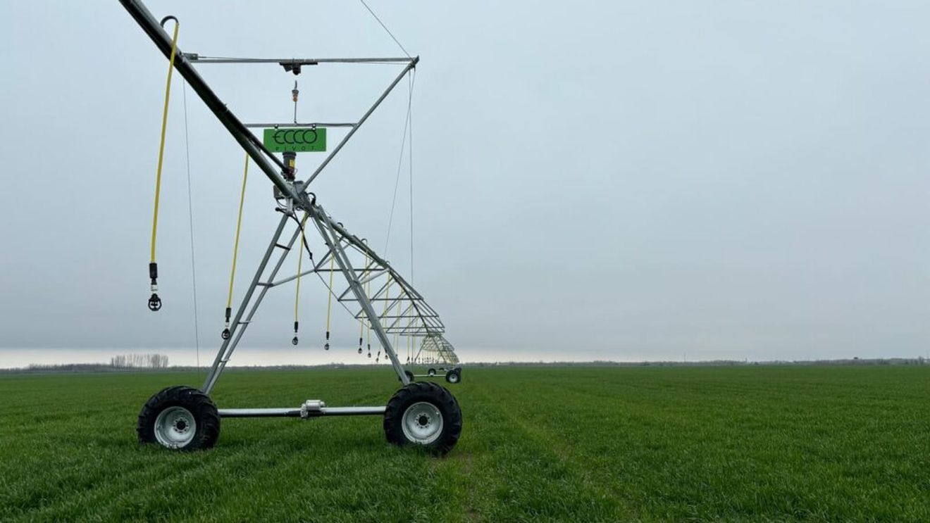 FOTO | Pivoturile pentru irigații, soluția tot mai căutată de fermieri în fața secetei prelungite