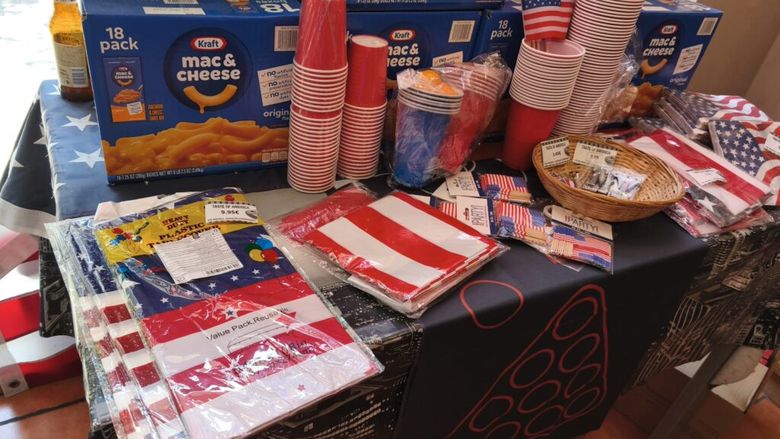 VIDEO FOTO | Pe 4 iulie am dat o tură prin magazinele și restaurantele unde americanii din Barcelona găsesc produse tradiționale. Pentru ca sărbătoarea națională să aibă gustul de acasă