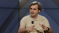 VIDEO | „DISPUTANDUM, un podcast despre gusturi cu Cosmin Dragomir” (Episodul 8) | Adrian Șonka, astronom: „În spațiu, mâncarea nu mai are același gust” / De ce astronauții nu pot găti și nici măcar nu pot presăra sare peste preparate