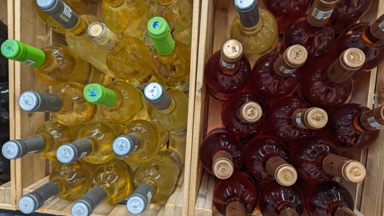 De ce vinul este vândut în sticle de 750 ml?