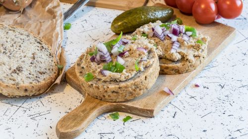 Pasta de jumări, rețeta simplă din vremurile comuniste, devine din nou populară / Un preparat ieftin din trecut, redescoperit astăzi