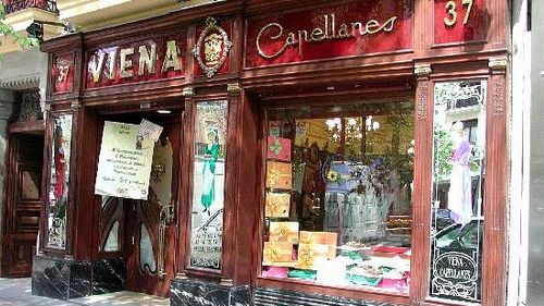 Pâine, prăjituri și cafea, de 150 de ani într-o cafenea cu stil din Madrid. Un business de familie, care nu doar a supraviețuit, ci s-a și extins