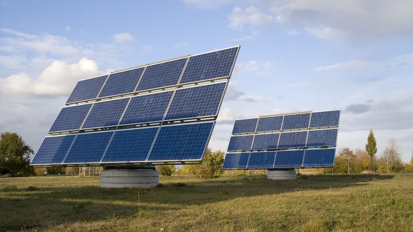 Arenda agricolă, zdrobită de chiriile pentru panouri solare / Proprietarii pot încasa până la 4.500 de euro pe hectar pe an