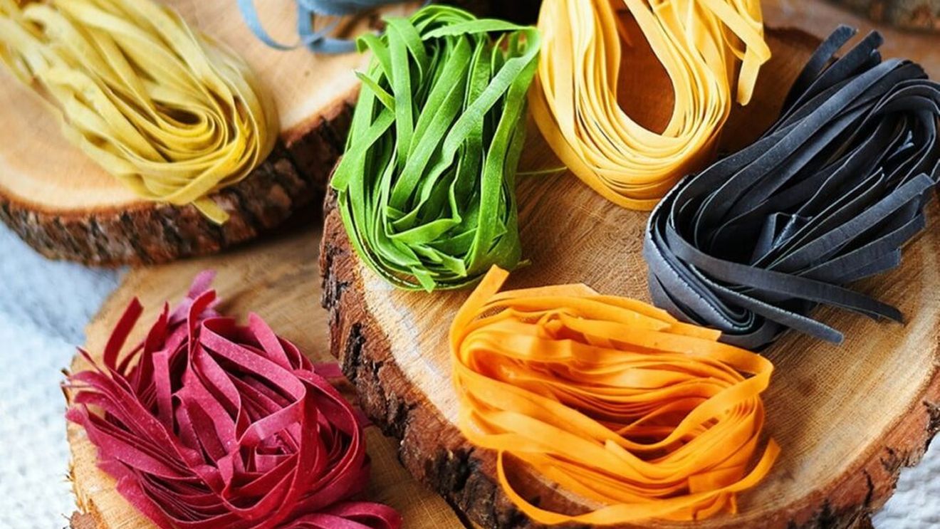 Festivalul Răstăuțelor, atracția gastronomică a weekendului / Bucătari celebri și muzică live la Muzeul Satului din Baia Mare